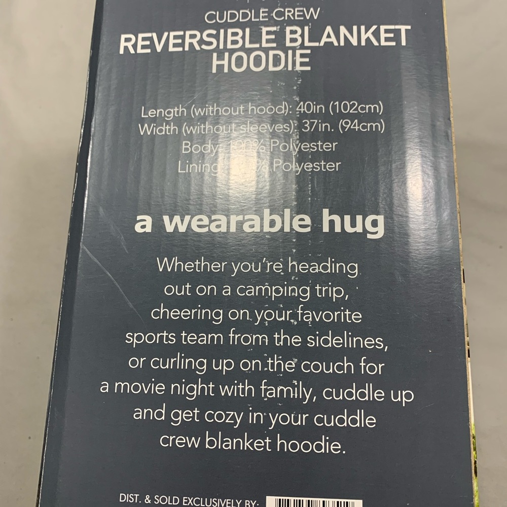 Cuddle crew reversible blanket - Picture 4 of 5